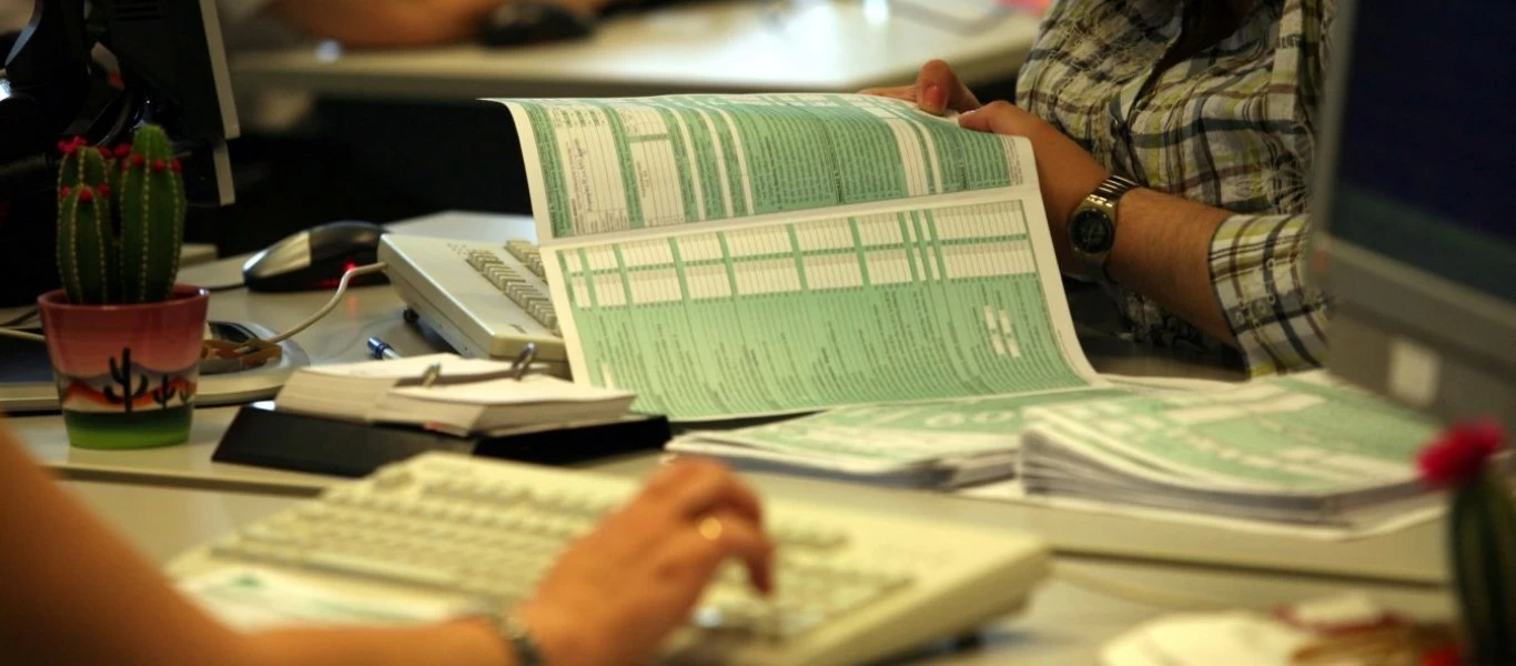 Φορολογικές δηλώσεις 2020: Στα 800 ευρώ διαμορφώθηκε ο μέσος φόρος στα χρεωστικά εκκαθαριστικά